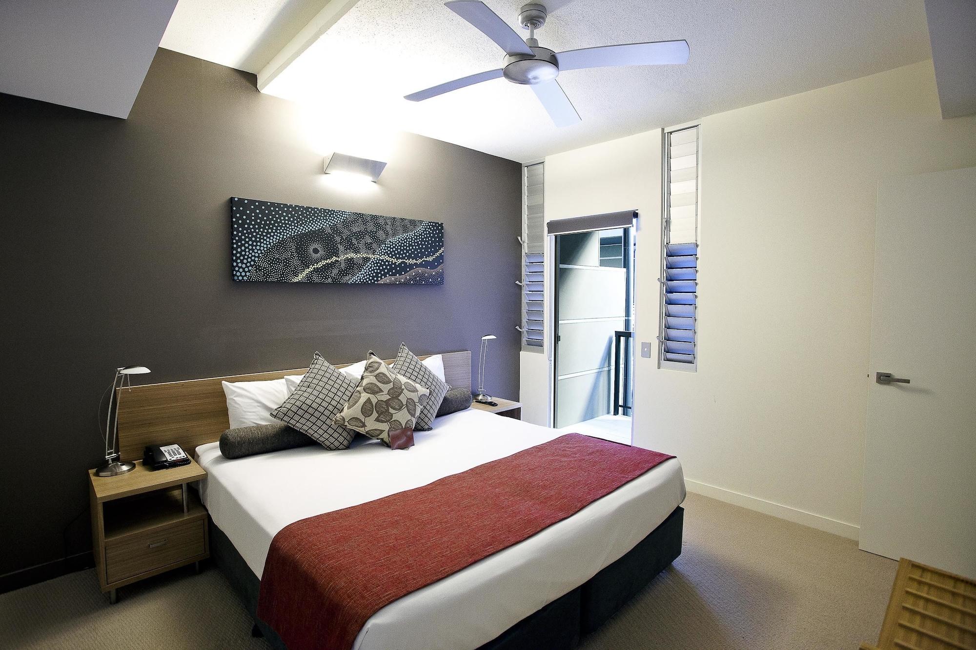 Peppers Noosa Resort And Villas Εξωτερικό φωτογραφία A bedroom at the Mantra on the Lake