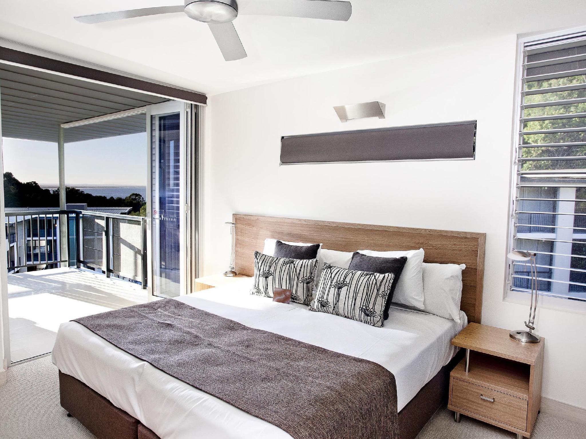 Peppers Noosa Resort And Villas Εξωτερικό φωτογραφία A bedroom at the Mantra Trilogy