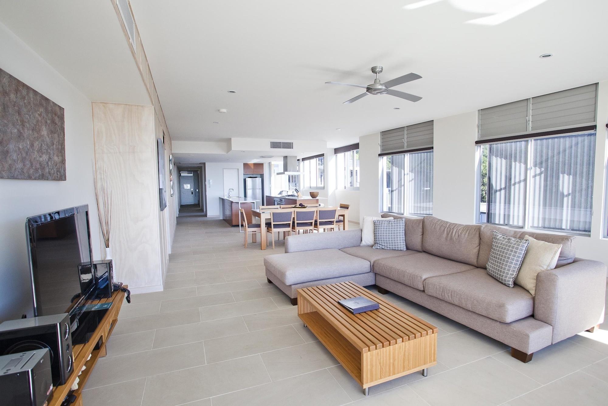 Peppers Noosa Resort And Villas Εξωτερικό φωτογραφία A living room in a modern house