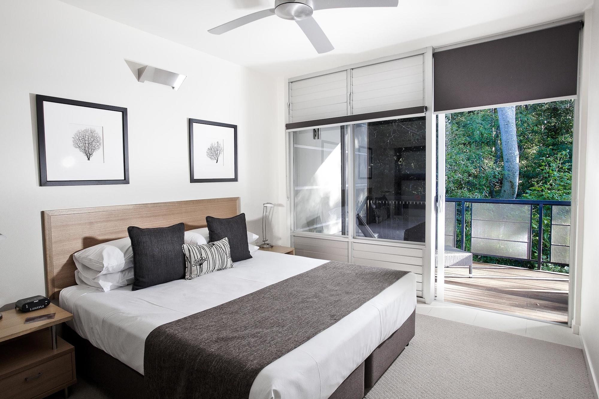 Peppers Noosa Resort And Villas Εξωτερικό φωτογραφία A bedroom at the Mantra on Saltwater Island