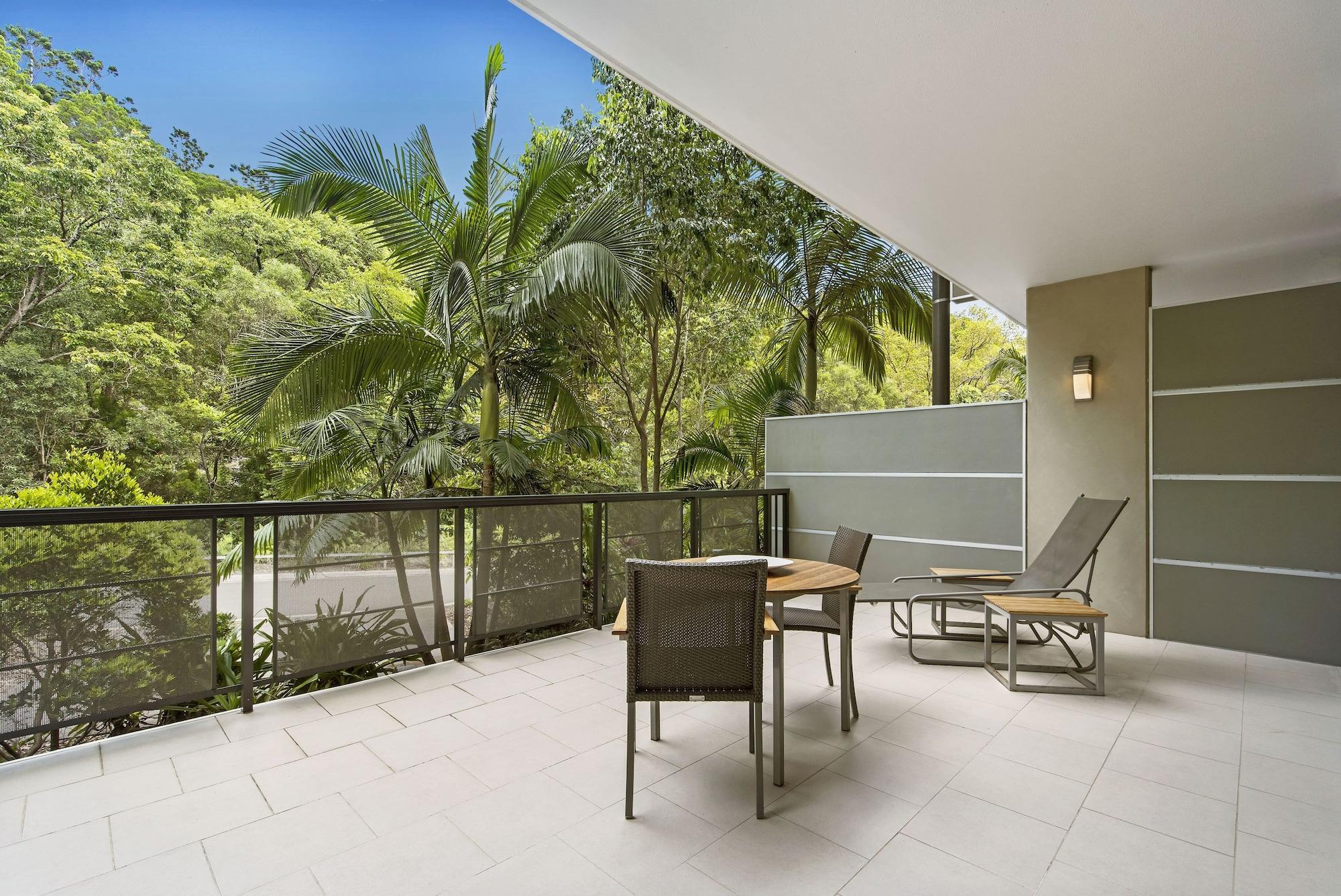 Peppers Noosa Resort And Villas Εξωτερικό φωτογραφία A balcony at the hotel