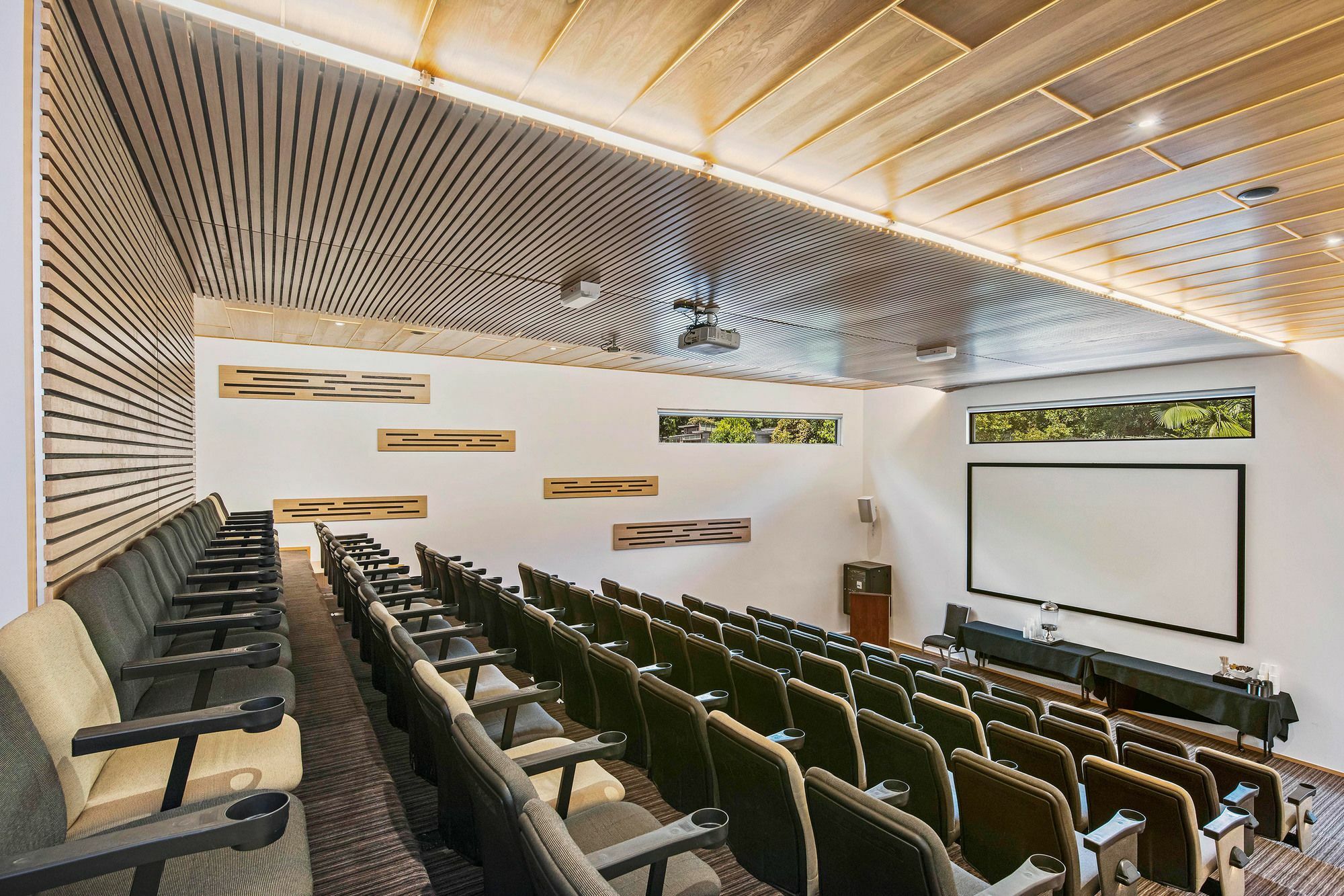 Peppers Noosa Resort And Villas Εξωτερικό φωτογραφία The auditorium at the Center for the Arts
